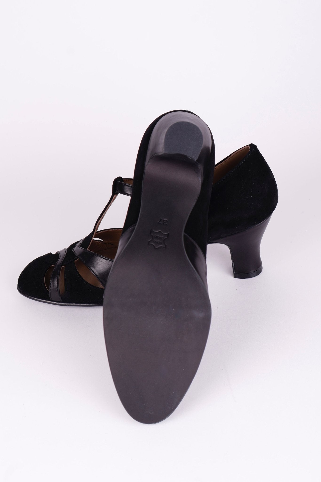 1930s evening shoe with T-strap - Black - Wilma
