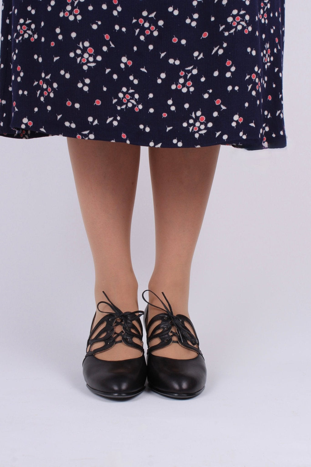 1930s everyday lace-up pumps - black - Eva