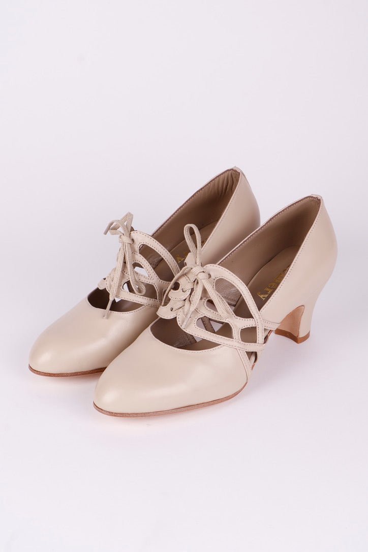 1930s everyday lace-up pumps- Off White - Eva