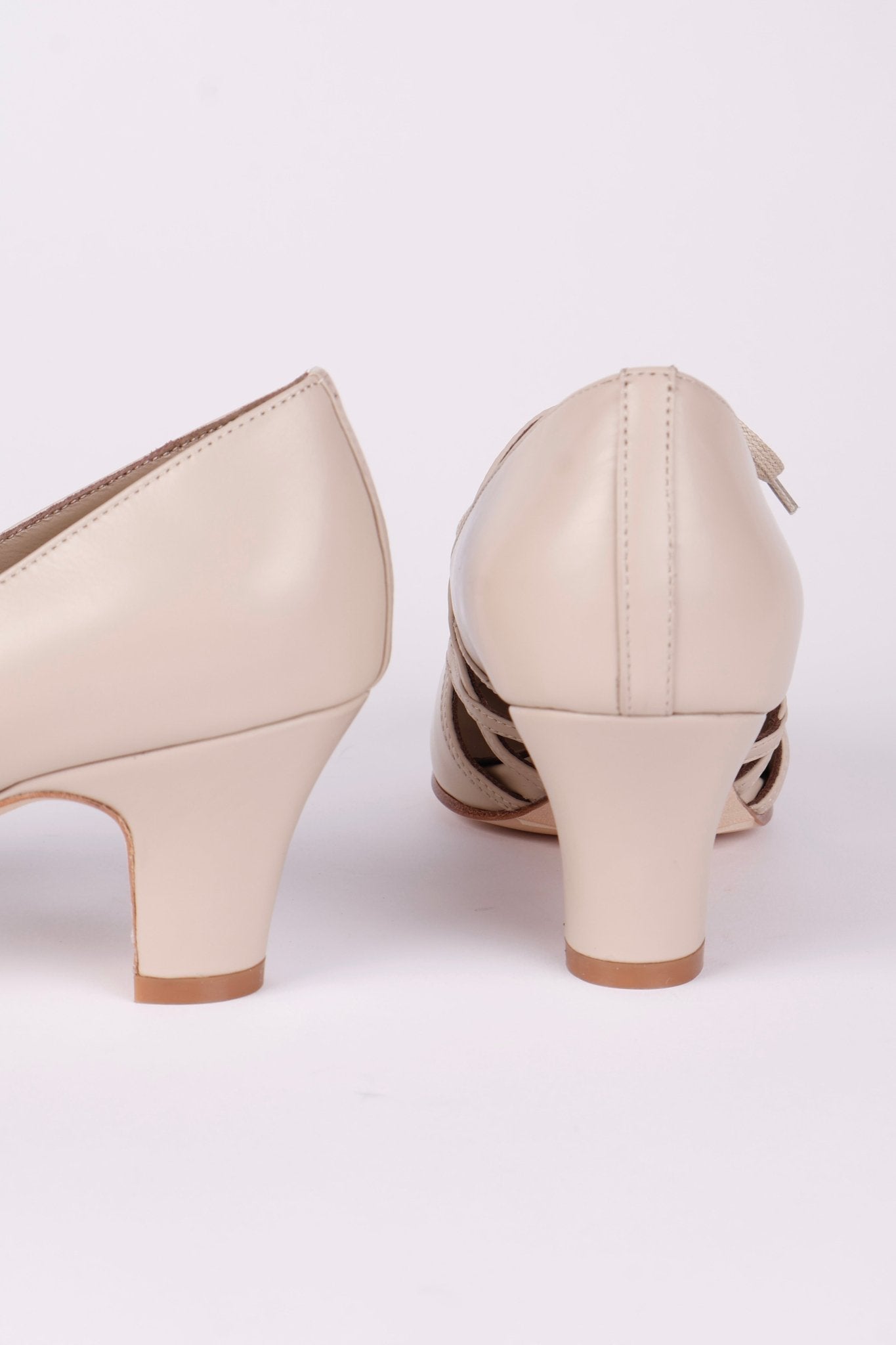 1930s everyday lace-up pumps- Off White - Eva
