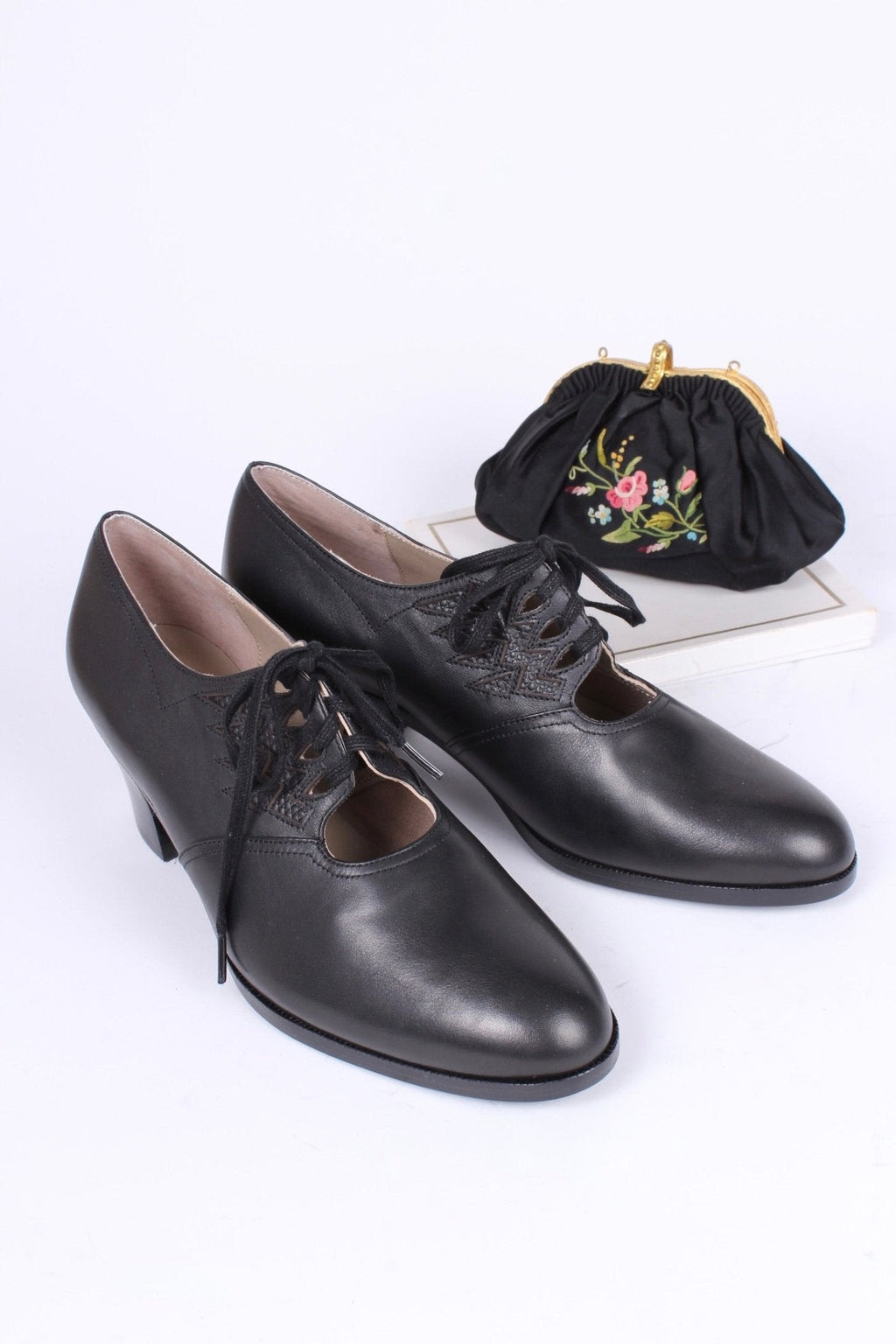 1930s Oxford shoes, black, Emma
