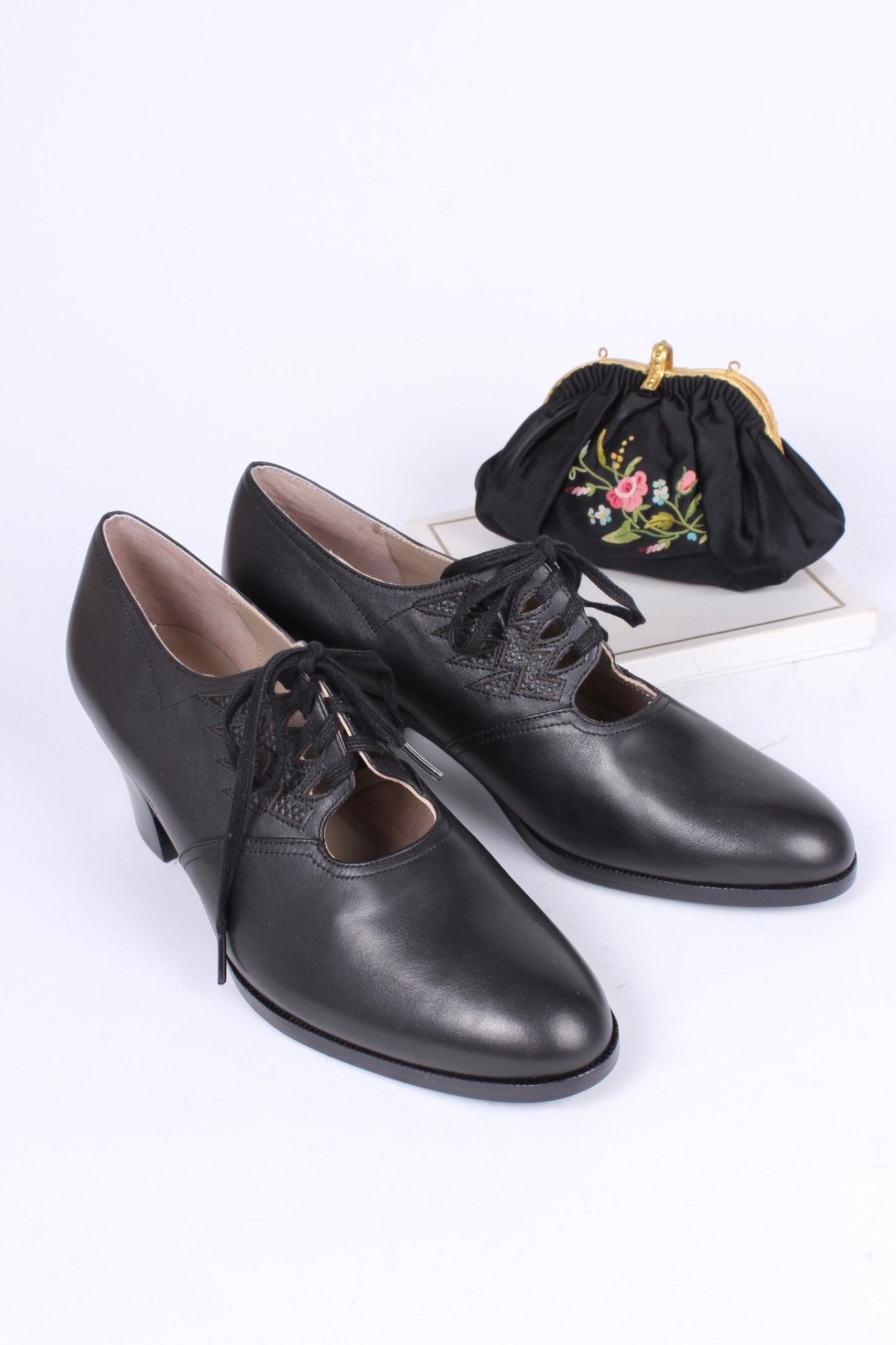 1930s Oxford shoes, black, Emma