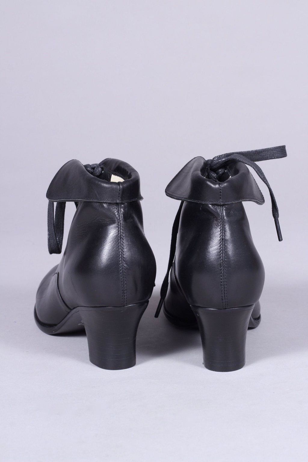 1930s style leather lace-up ankle boot - Black - Betty