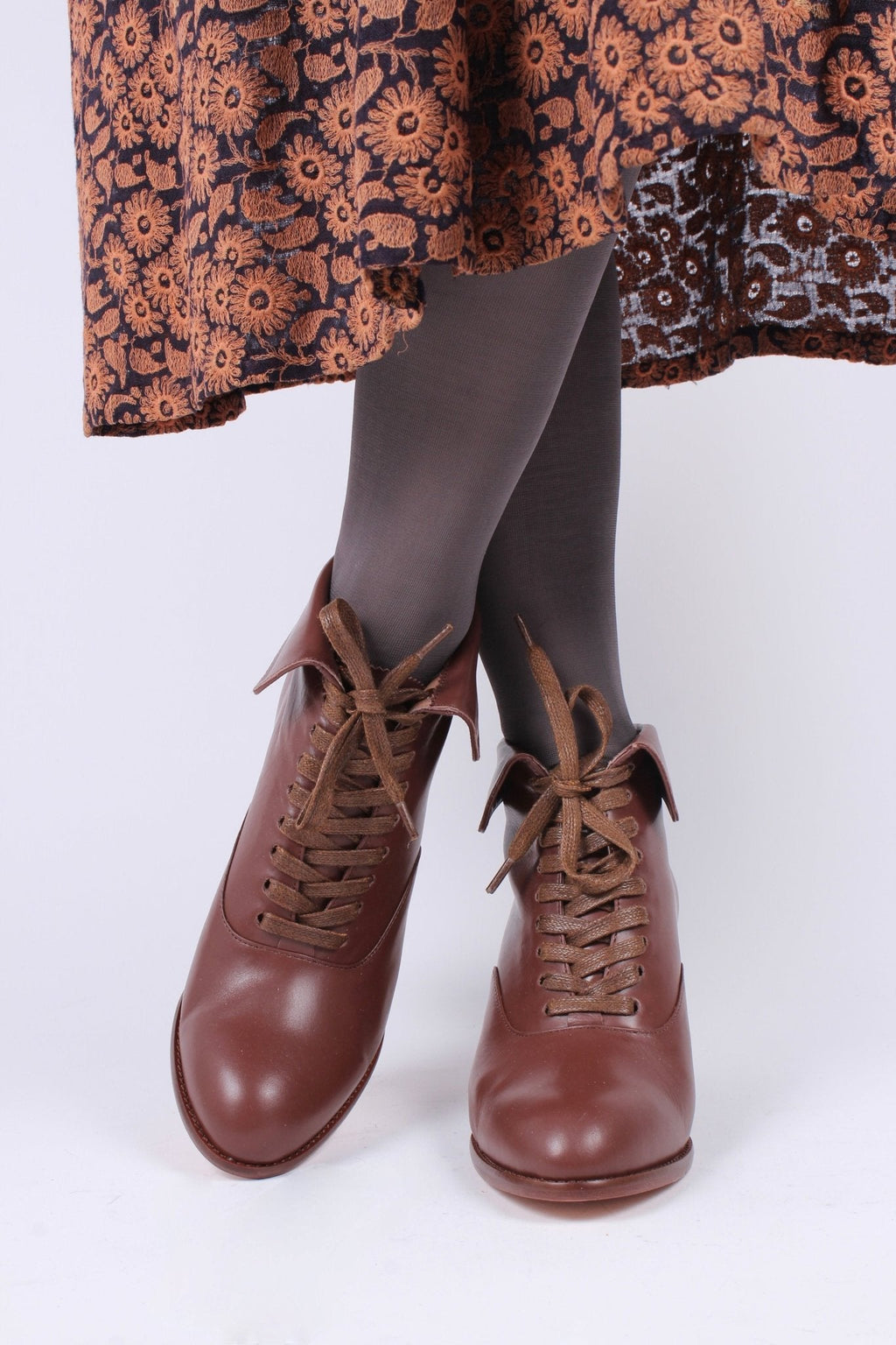 1930s style leather lace-up ankle boot - brown - Betty
