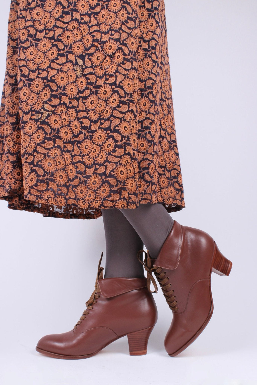 1930s style leather lace-up ankle boot - brown - Betty