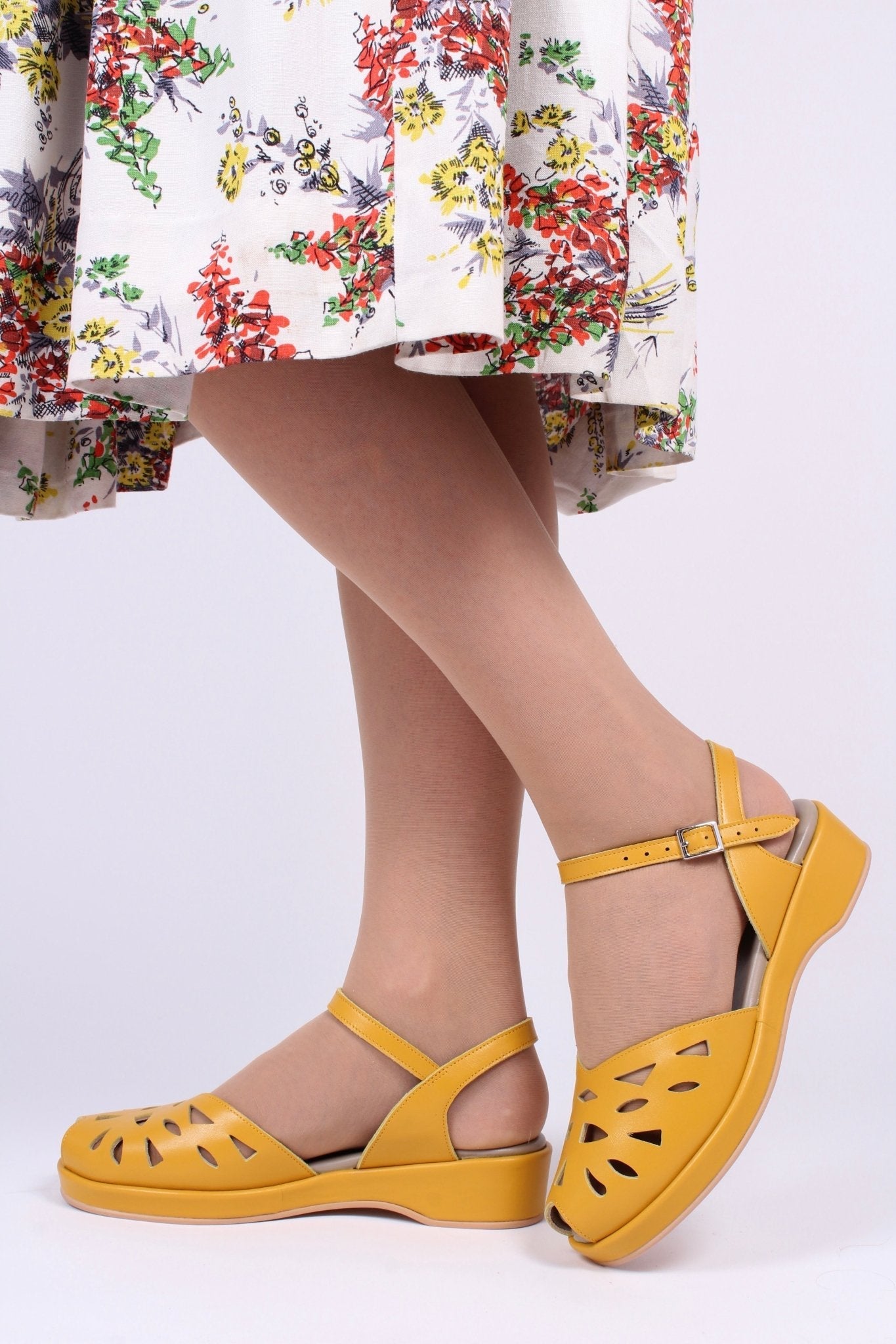 1940s / 50s summer wedge sandals - Mustard Yellow - Sidse