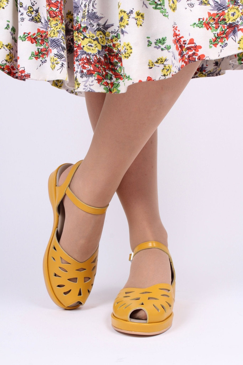 1940s / 50s summer wedge sandals - Mustard Yellow - Sidse