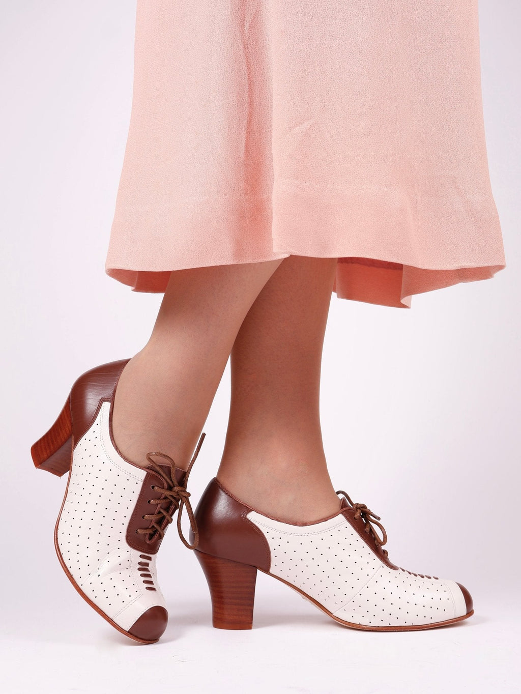 1940s Spectator Oxford pumps - Brown / Off-White - Lucy