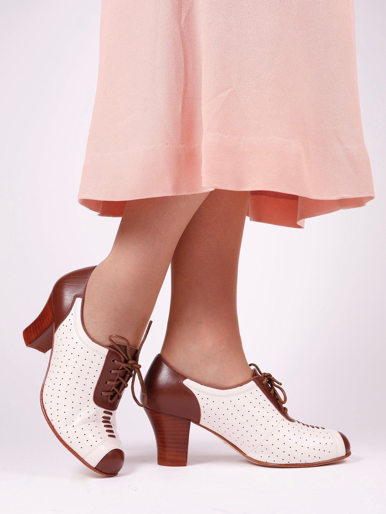 1940s Spectator Oxford pumps - Brown / Off-White - Lucy