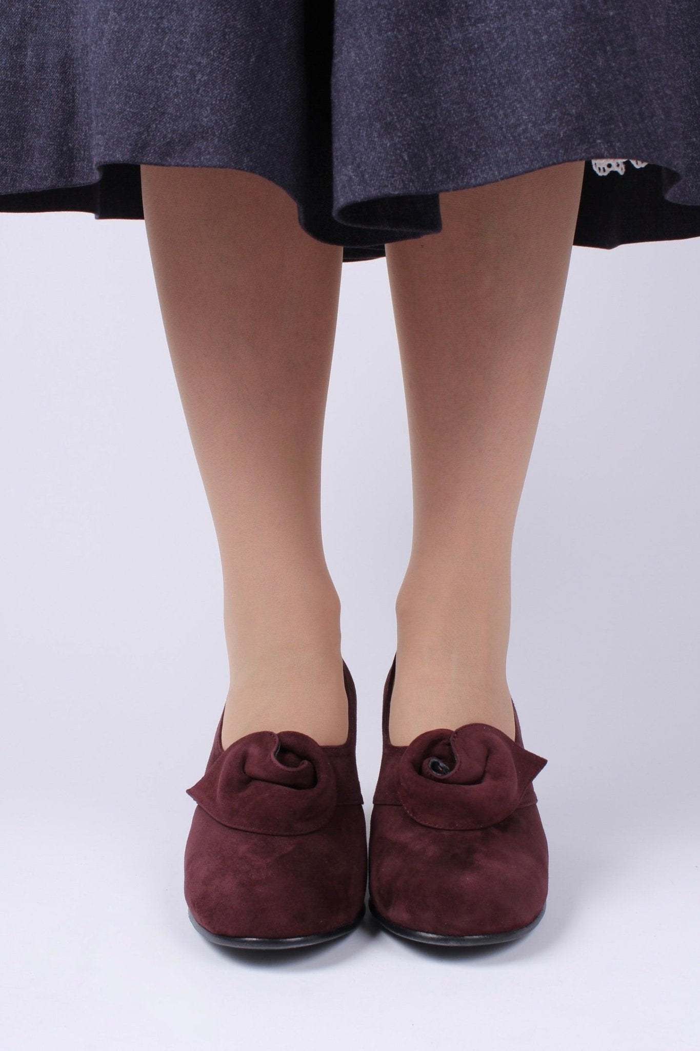 1940s style suede pumps with a rosette - Plum - Luise