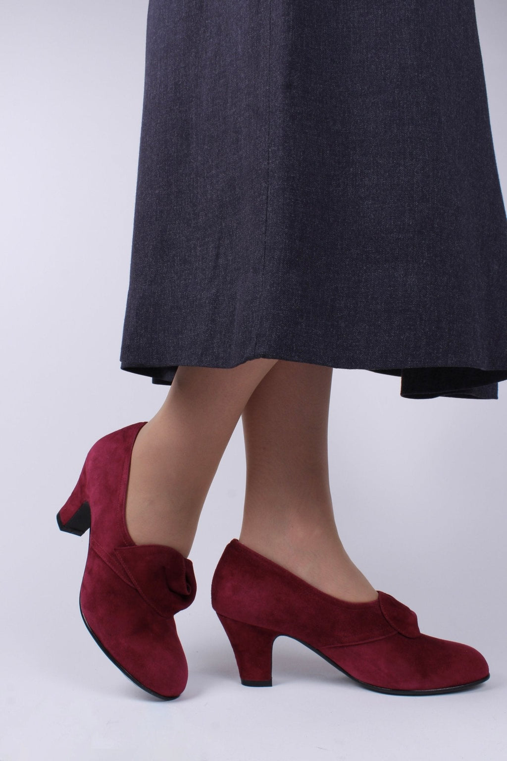 1940s style suede pumps with a rosette - Red - Luise