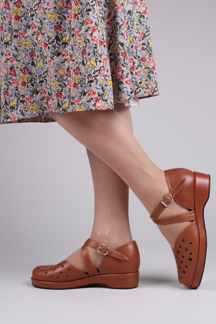 1940s style summer sandals /  wedges - Brown - Norma