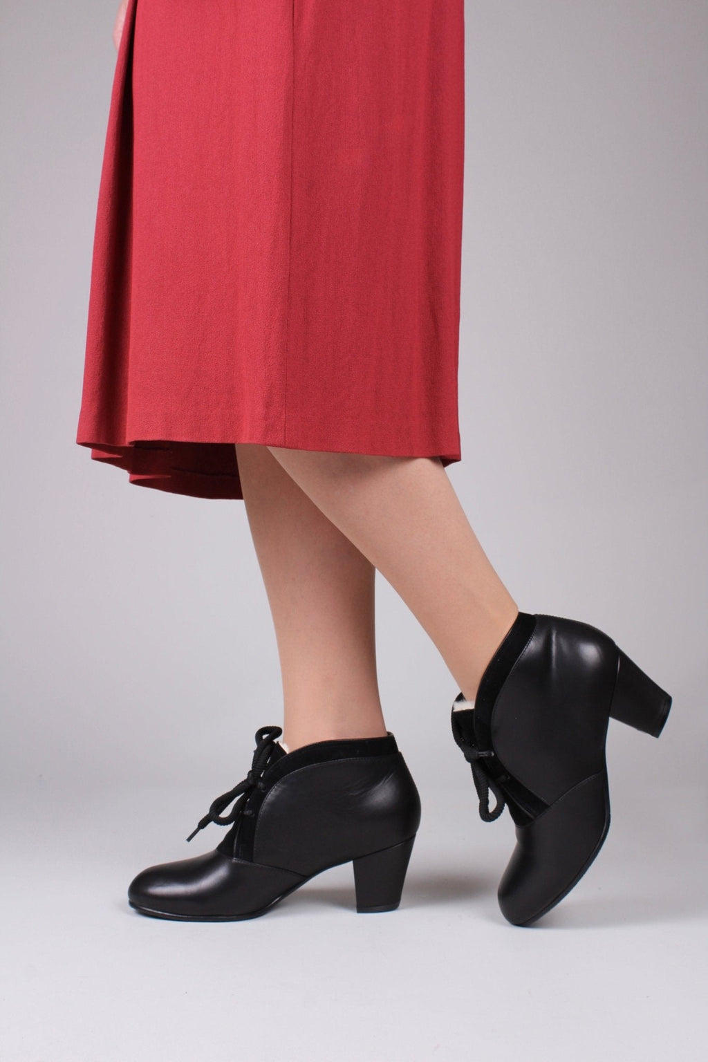 1940s style winter ankle boots  - Black - Lillie
