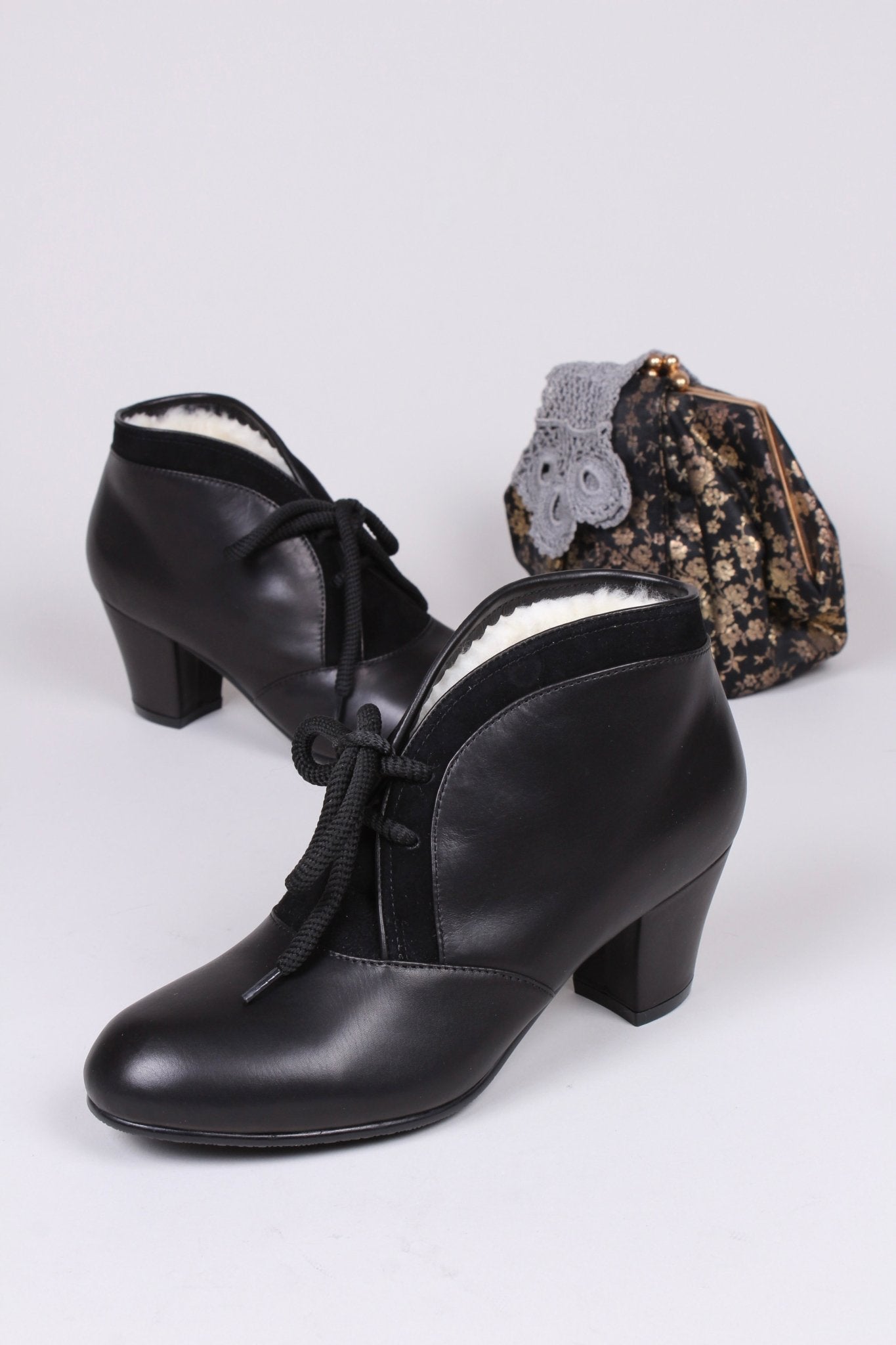 1940s style winter ankle boots  - Black - Lillie