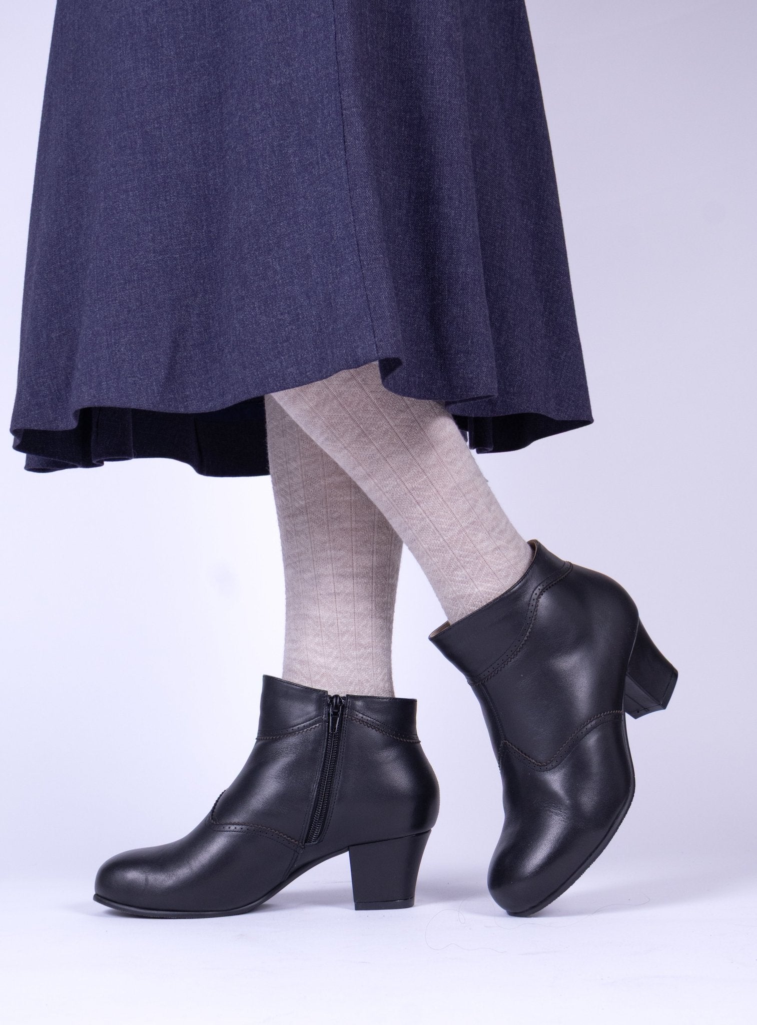1940s Winter Ankle Boots – Black – Marion