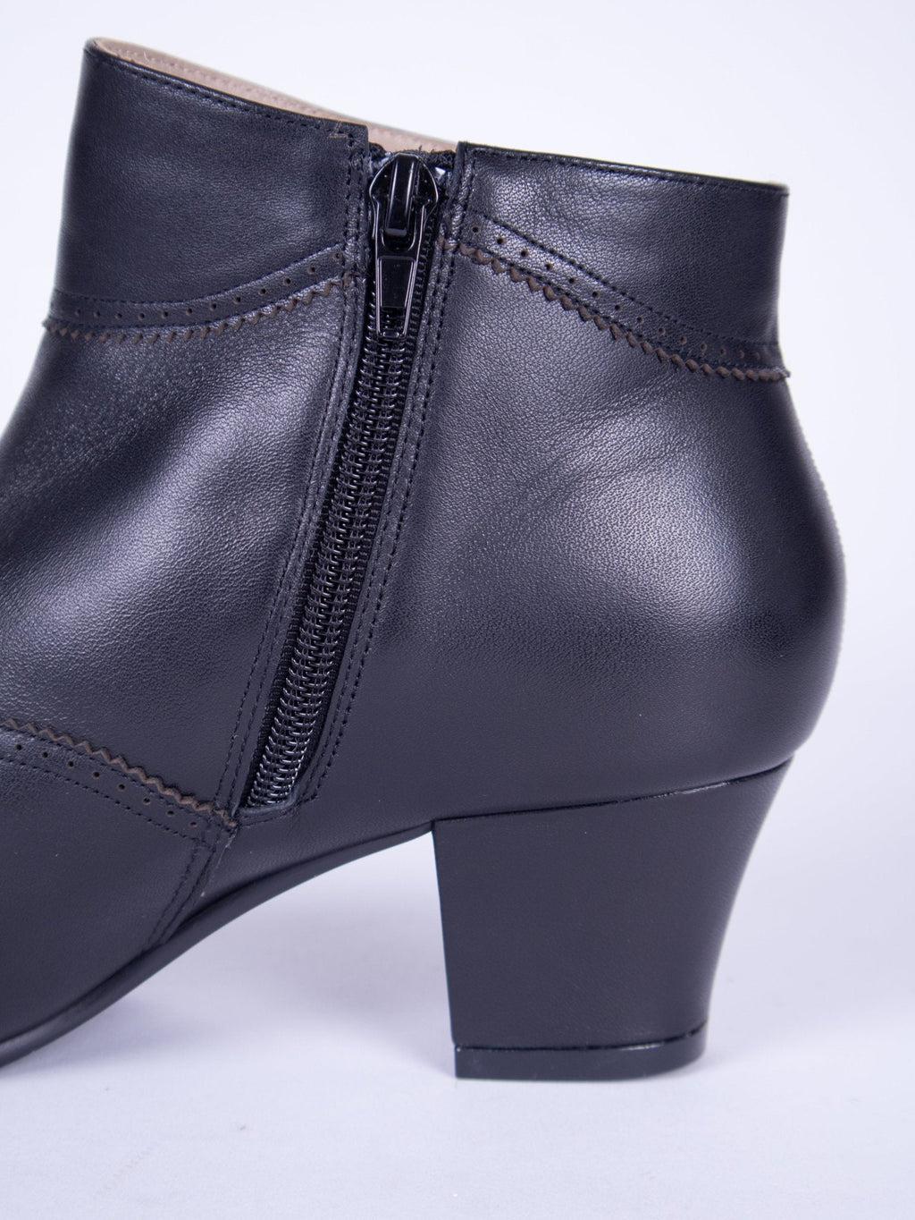 1940s Winter Ankle Boots – Black – Marion