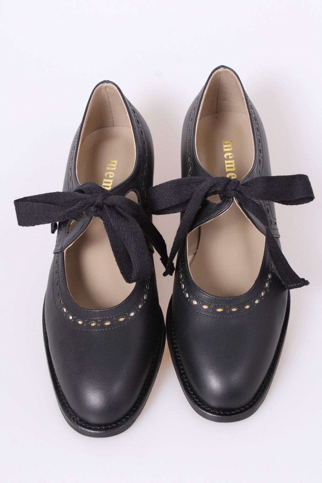 Early 1930s flats with cutouts - Black- Anna