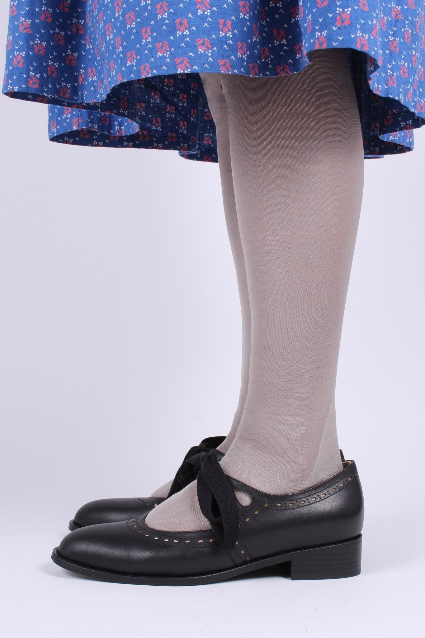 Early 1930s flats with cutouts - Black- Anna