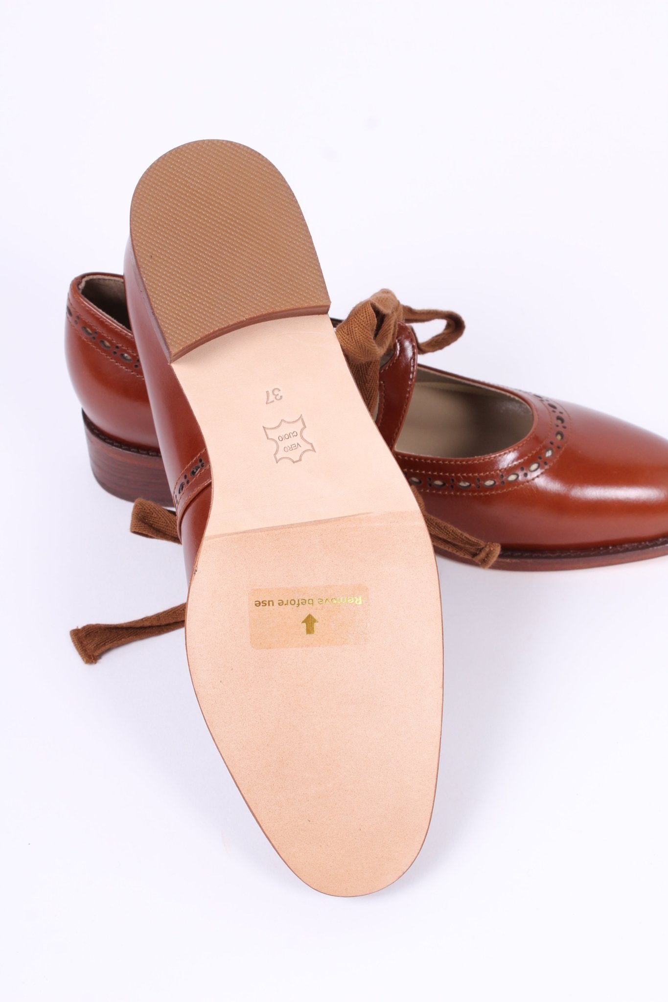 Early 1930s flats with cutouts - Cognac Brown - Anna