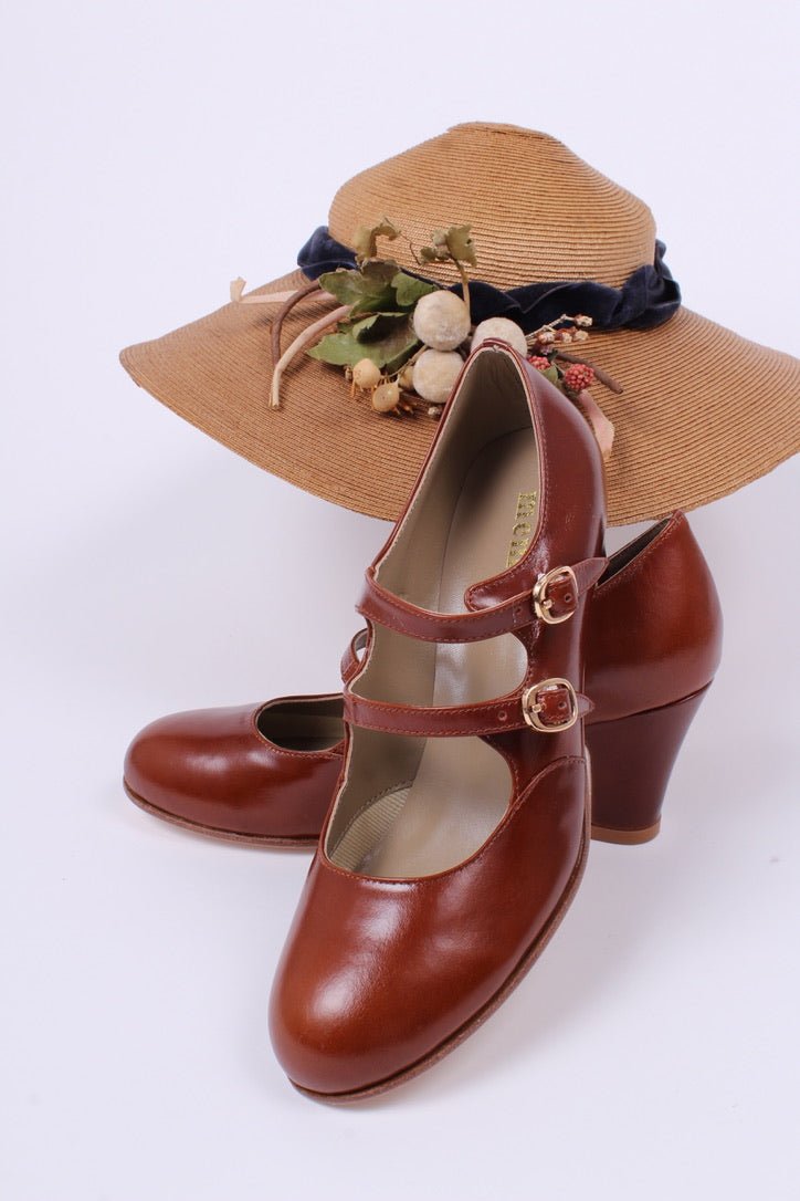 Early 30s pump with double ankle straps - Cognac brown - Judy