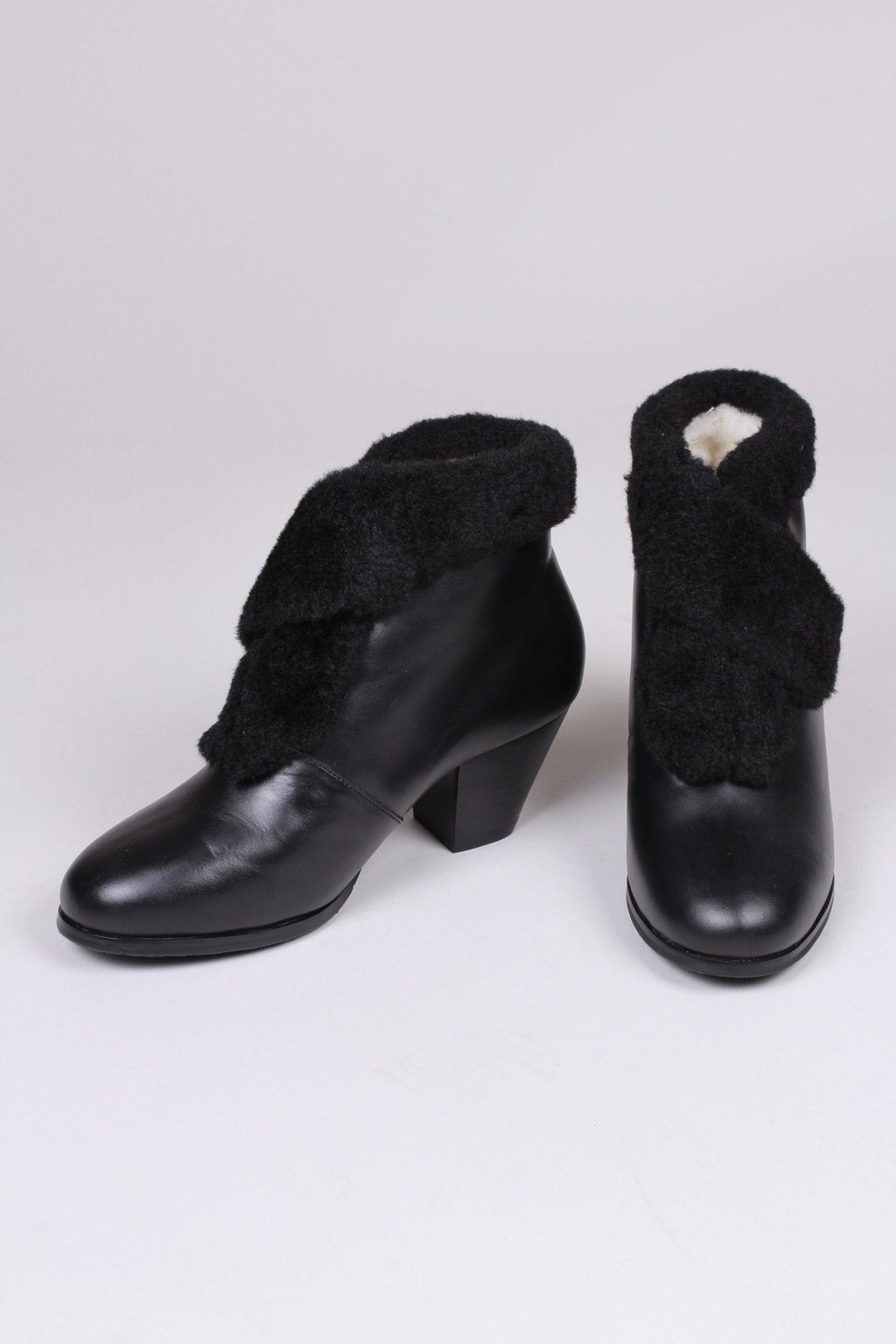 40s and 50s style pump booties with wool - Black - Maria