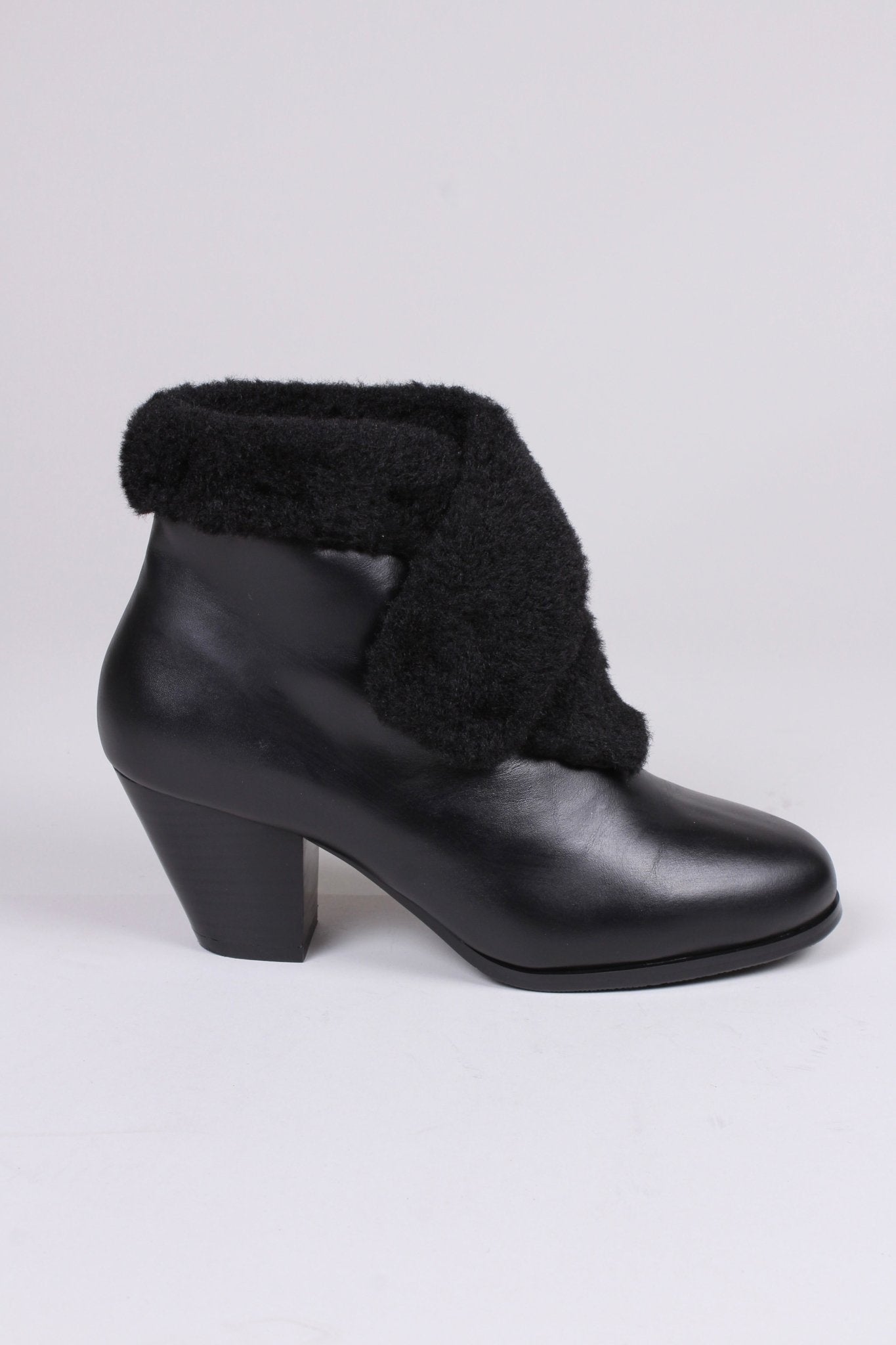 40s and 50s style pump booties with wool - Black - Maria