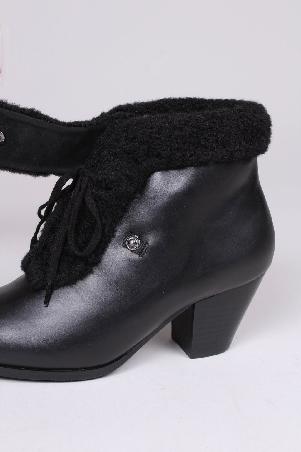40s and 50s style pump booties with wool - Black - Maria
