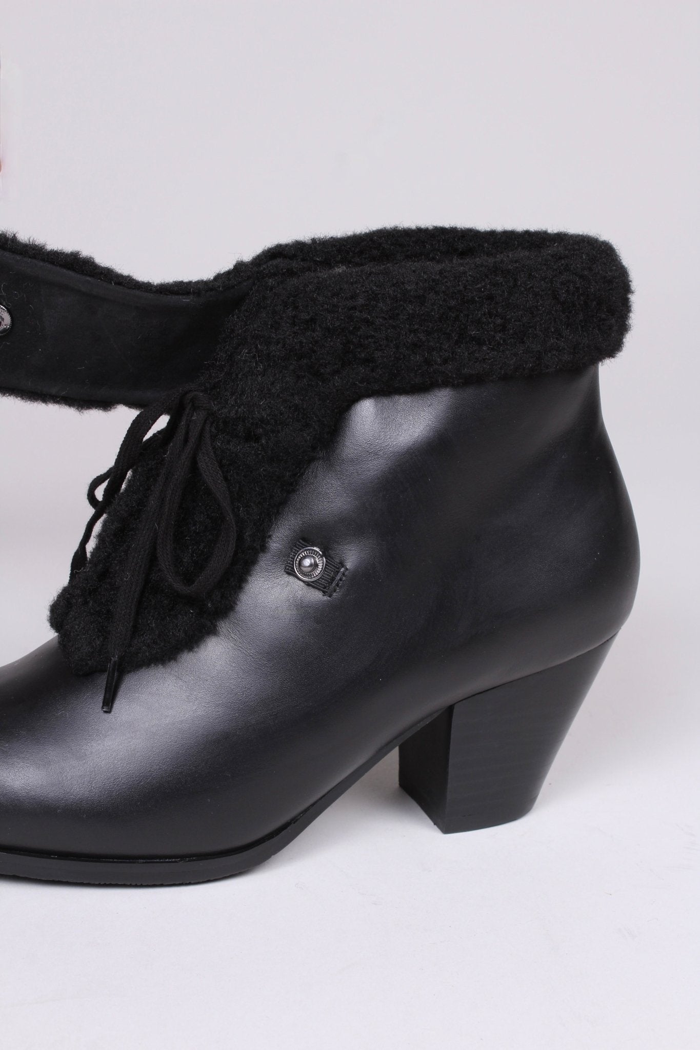 40s and 50s style pump booties with wool - Black - Maria