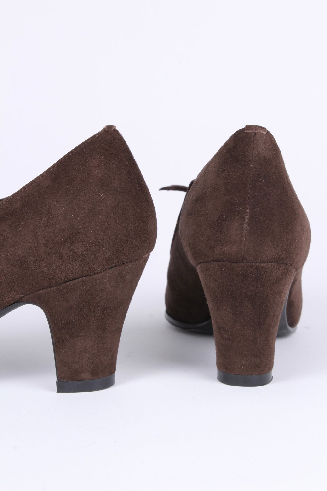 1940s Suede Pumps with Colored Trim – Brown – Edith