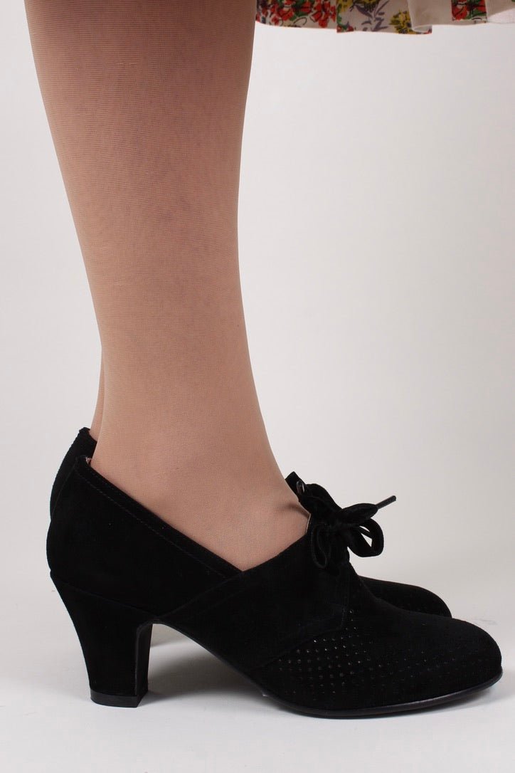 1940s pumps in suede with velvet laces - Black - Esther