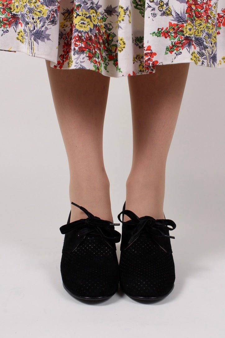 1940s pumps in suede with velvet laces - Black - Esther