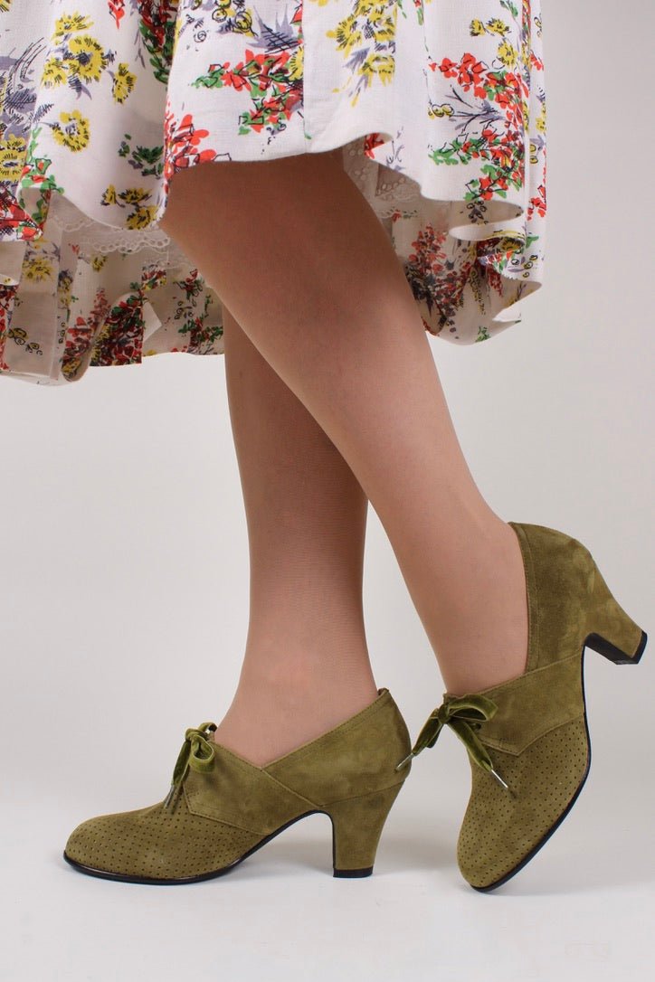 1940s pumps in suede with velvet laces - Green - Esther