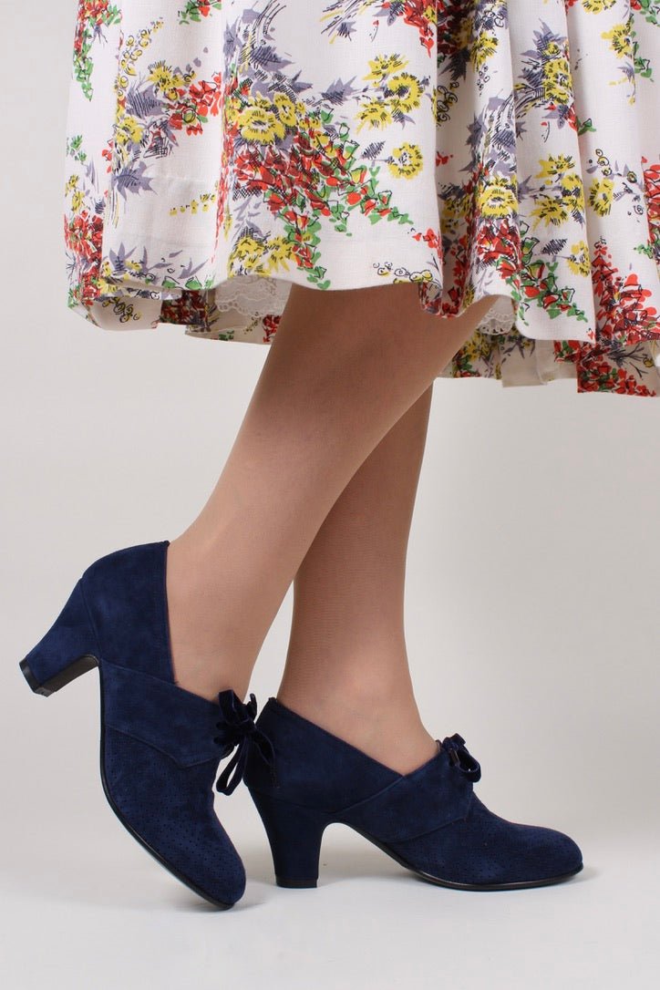 1940s pumps in suede with velvet laces - Navy Blue - Esther