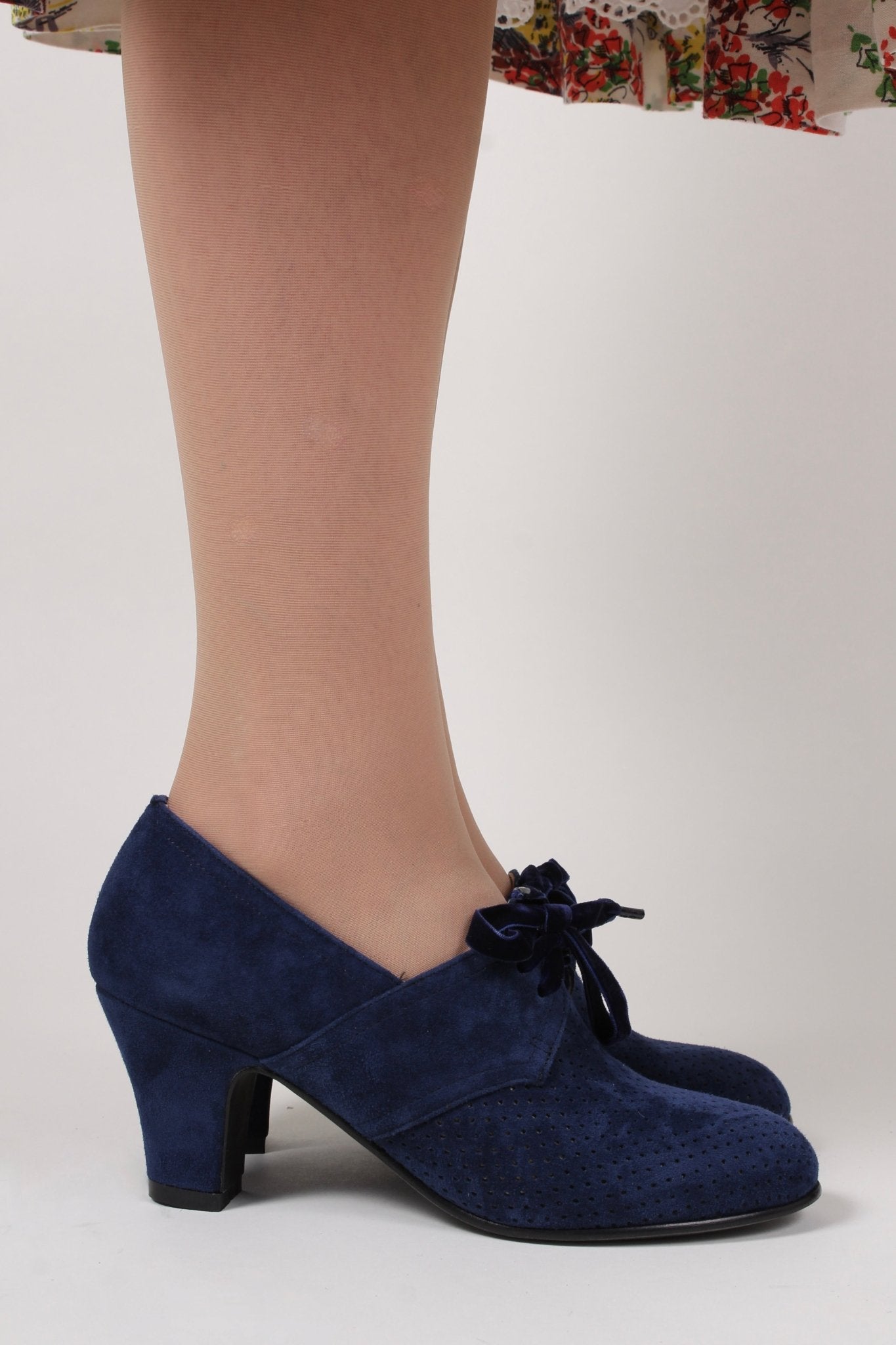 1940s pumps in suede with velvet laces - Navy Blue - Esther