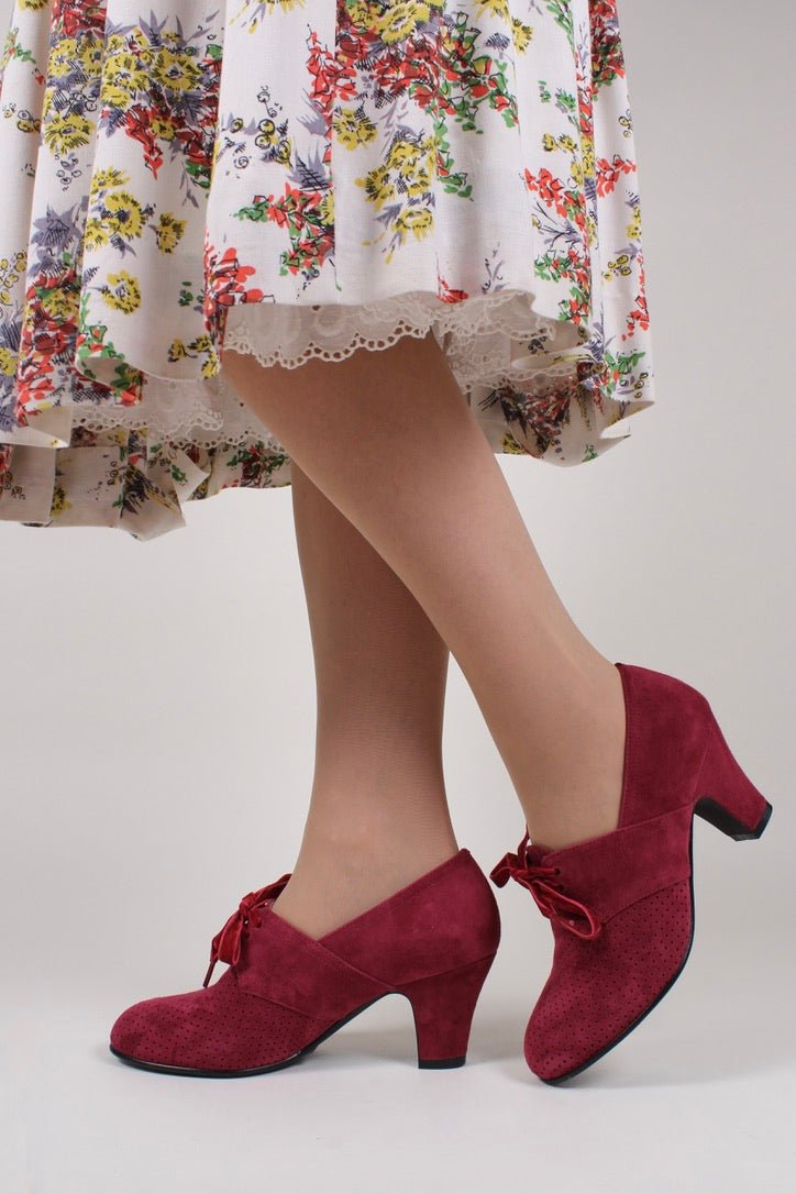 1940s pumps in suede with velvet laces - Burgundy Red - Esther