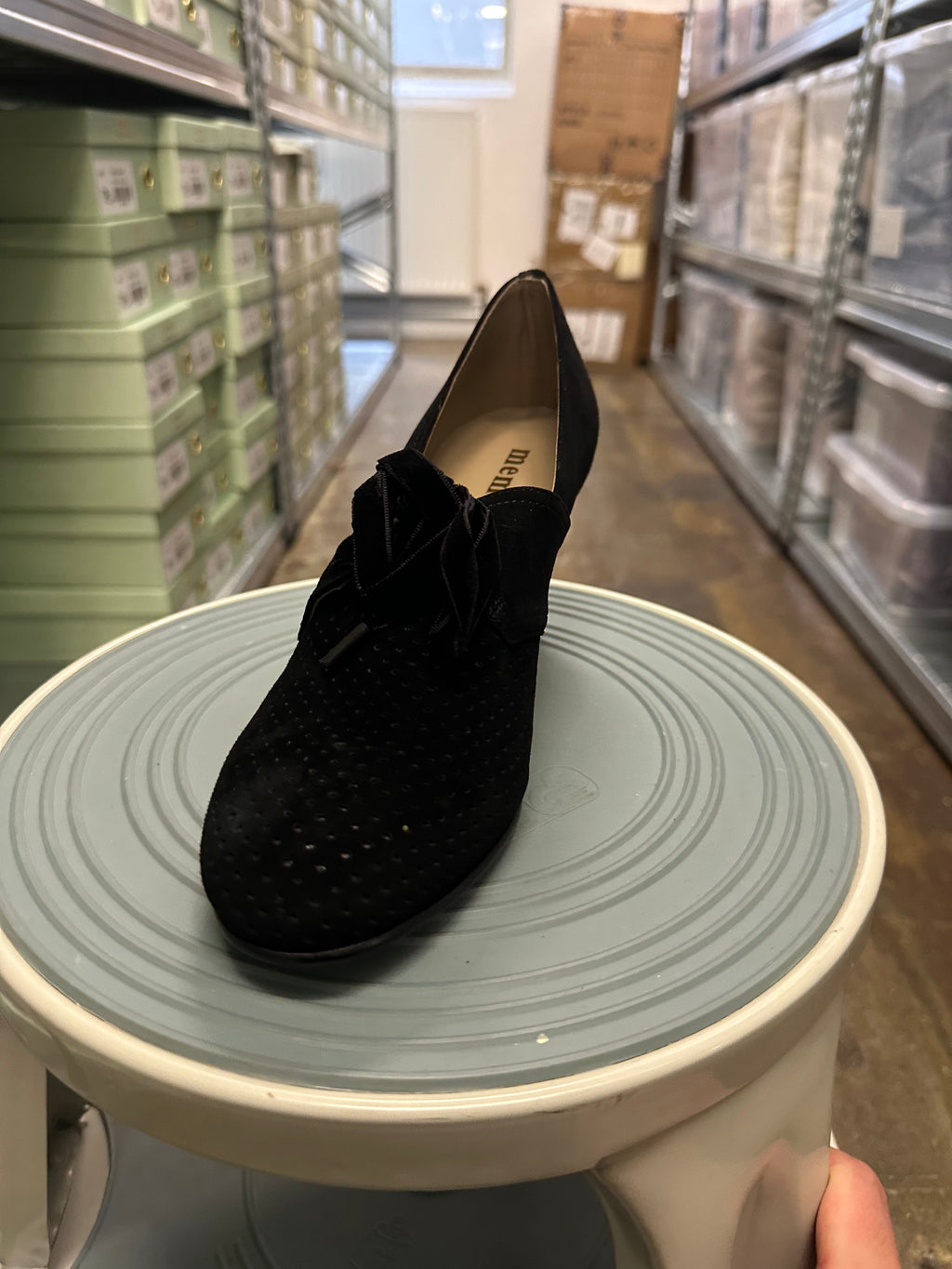 1940s pumps in suede with velvet laces - Black - Esther