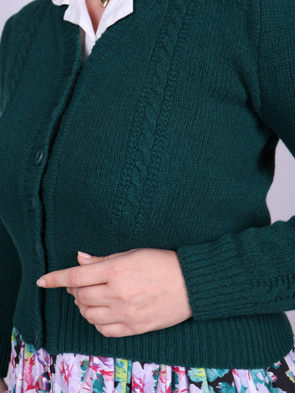 Cute and feminine cable knit 1940s cardigan - Merino - Emerald green - Astrid