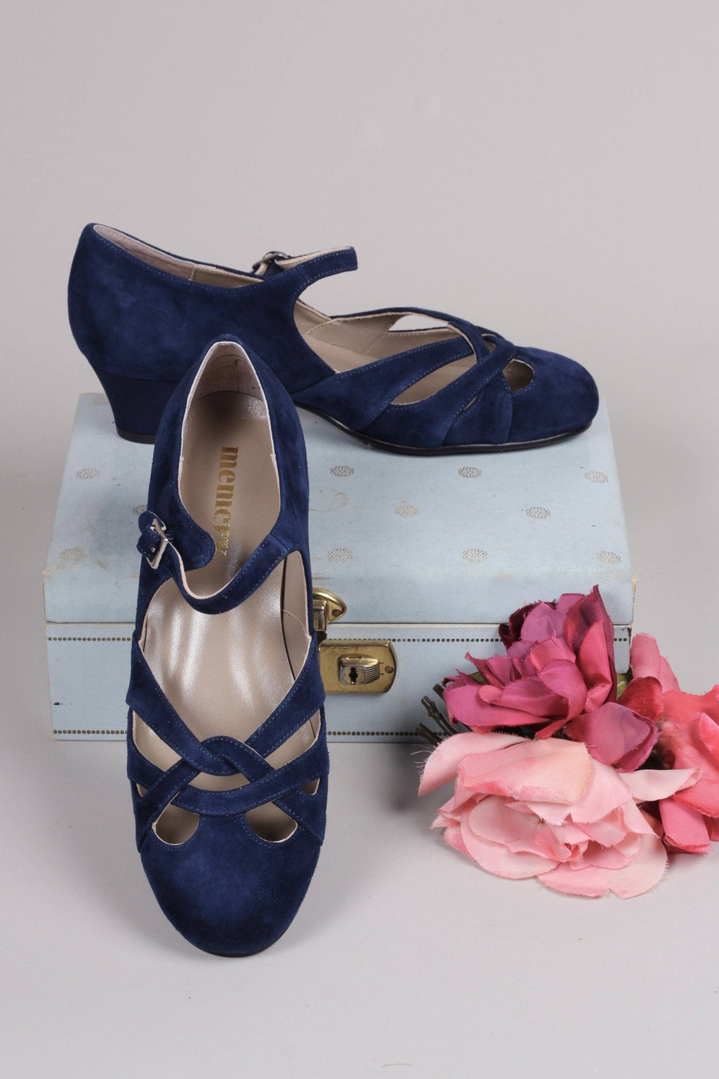 Late 1930s / early 1940s suede shoes  - Navy blue- Ida