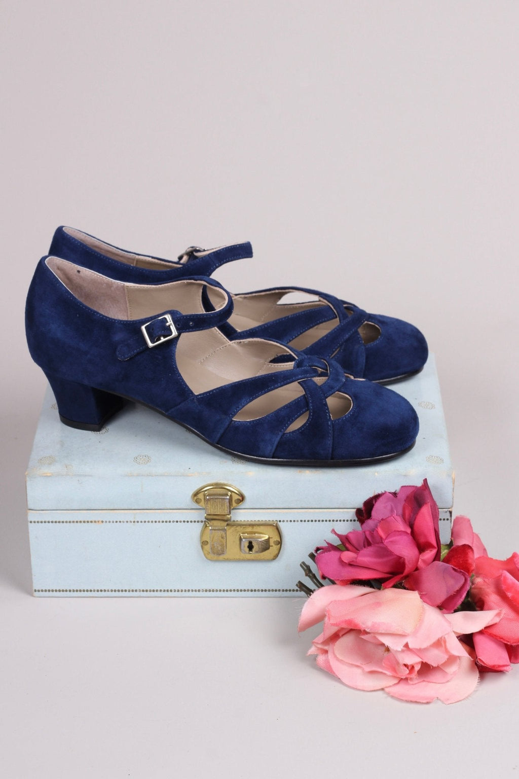 Late 1930s / early 1940s suede shoes  - Navy blue- Ida