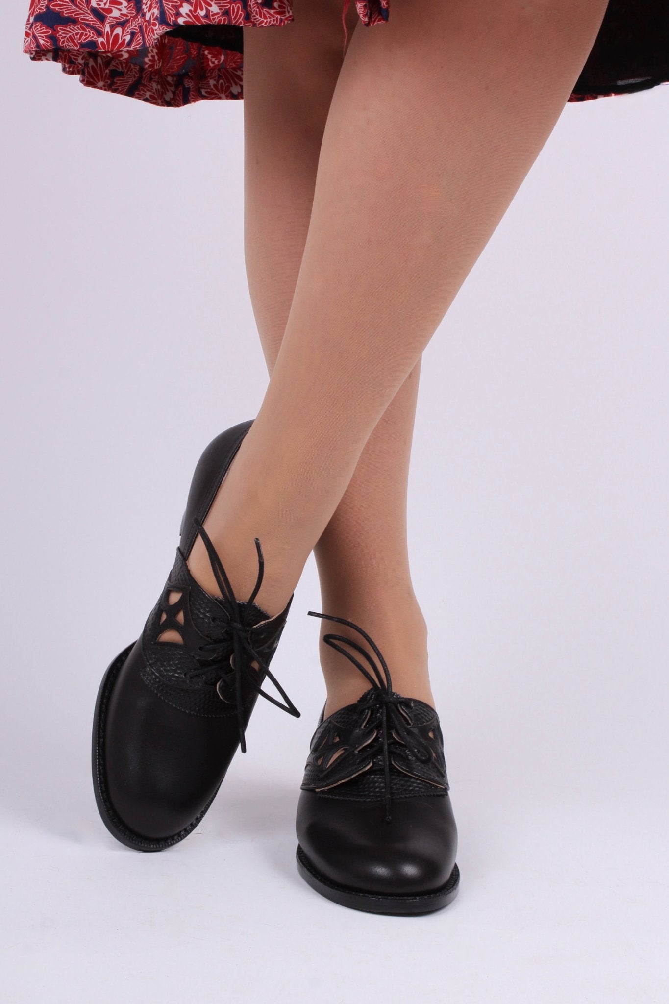 Early 1940s everyday lace-up shoes - Black - Emily