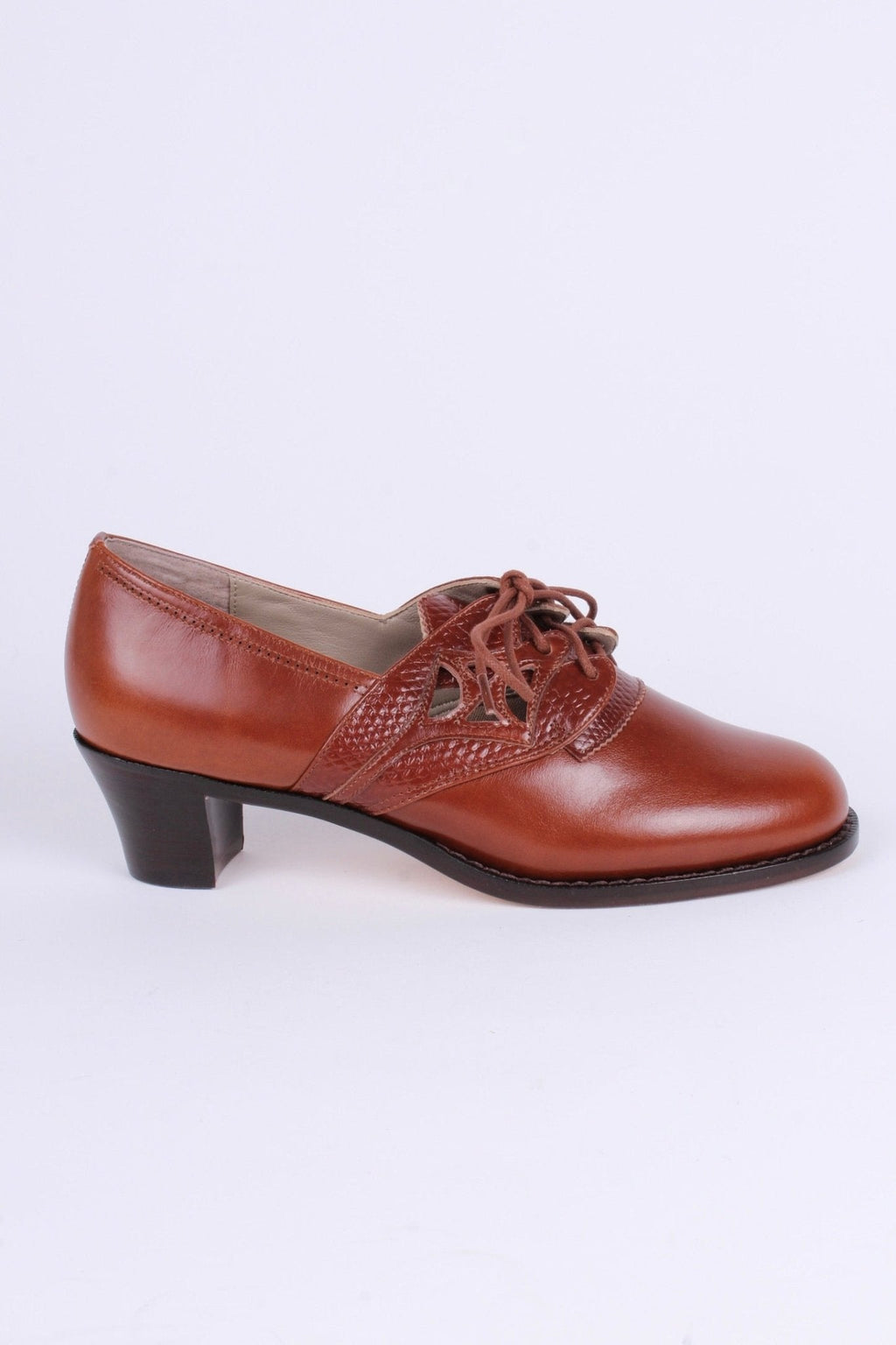 Early 1940s everyday lace-up shoes - Cognac Brown - Emily