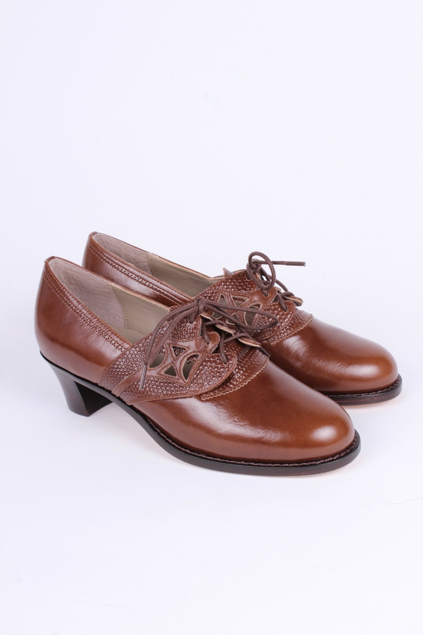 Early 1940s everyday lace-up shoes - Nougat Brown - Emily
