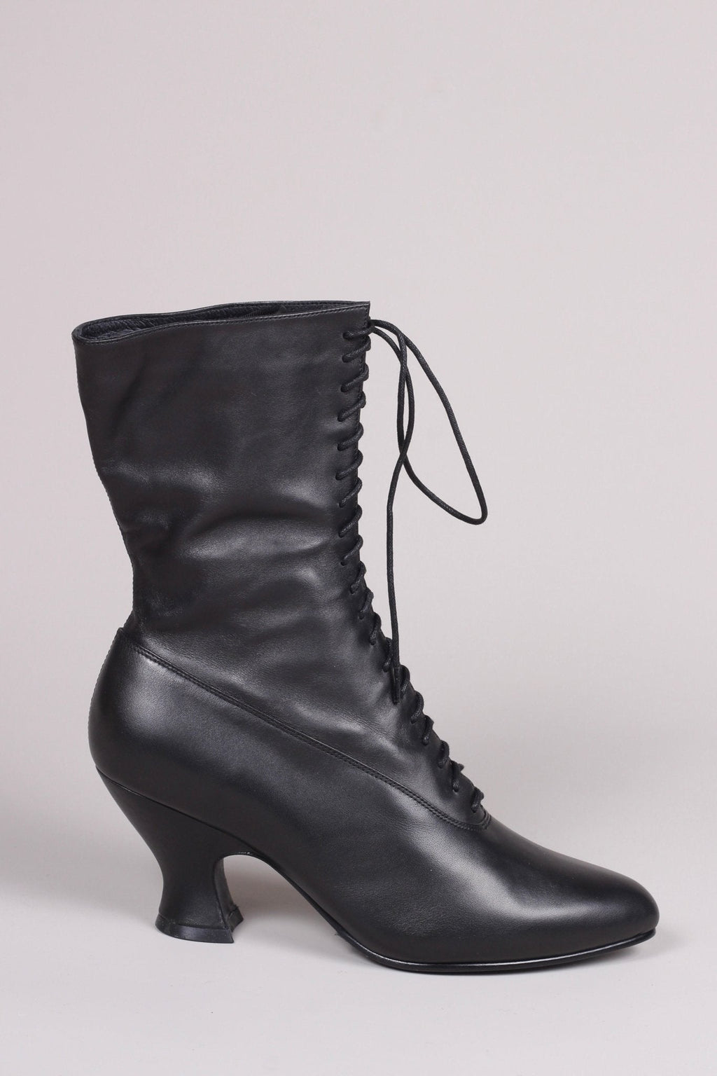 Feminine soft Edwardian boot with pompadour heel, 1900-1915 - Black - Rose