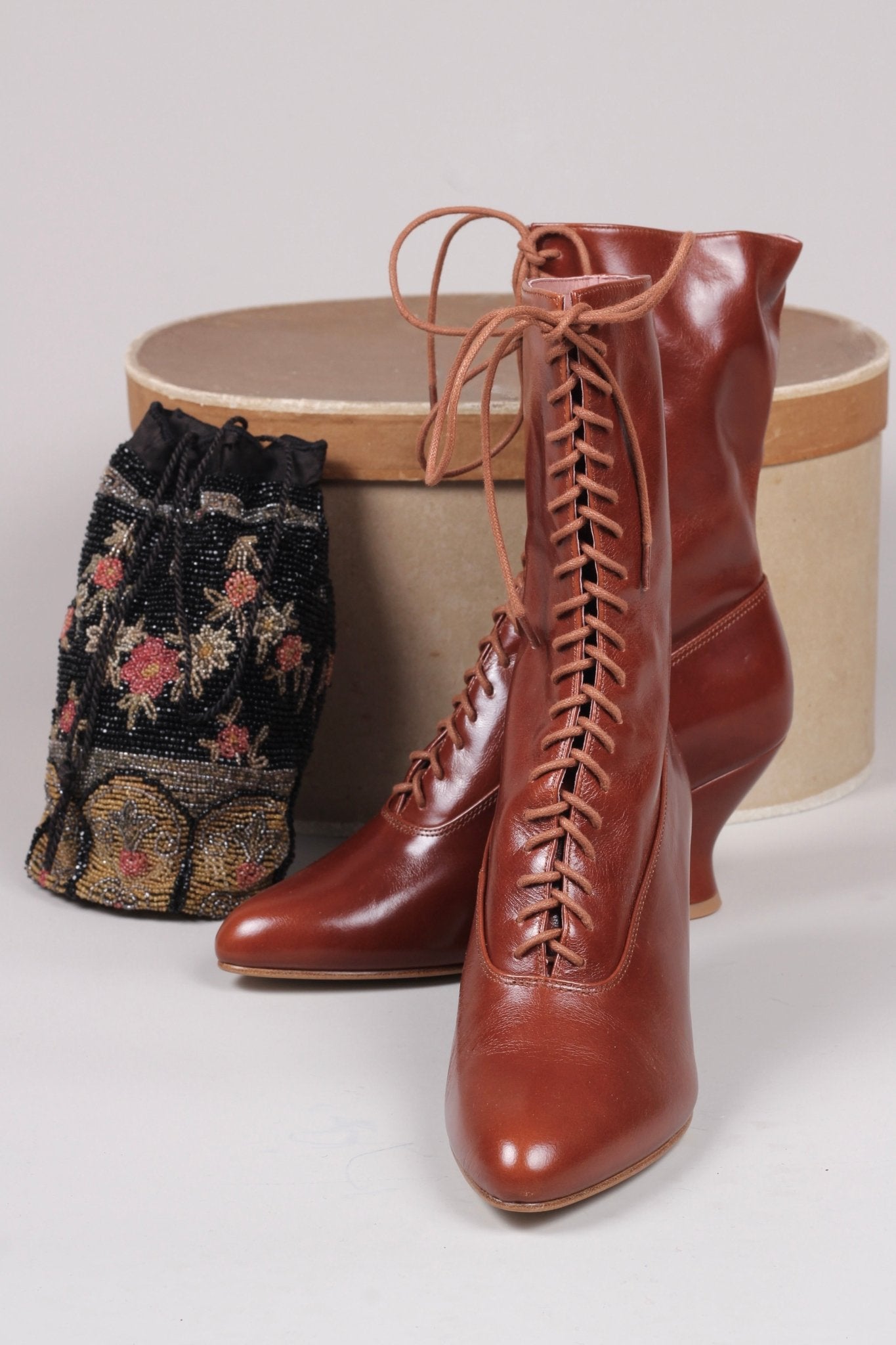 Feminine soft Edwardian style boot with pompadour heel, 1900-1915 - Cognac brown - Rose