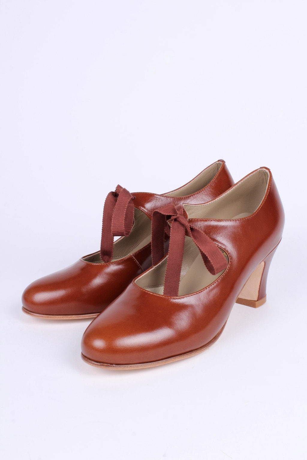 Classic, everyday late 1920's pumps - Cognac brown - Charlotte