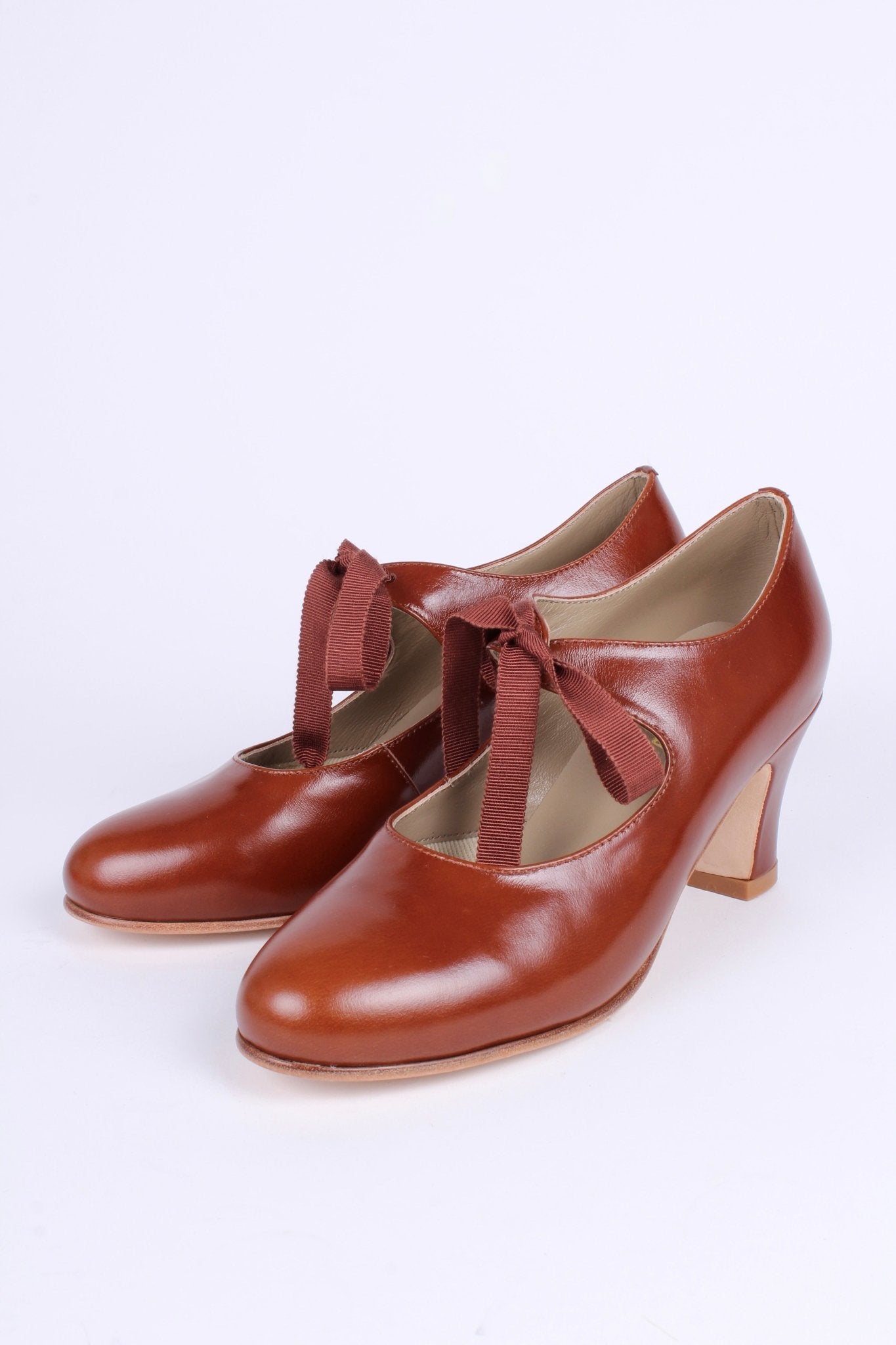 Classic, everyday late 1920's pumps - Cognac brown - Charlotte