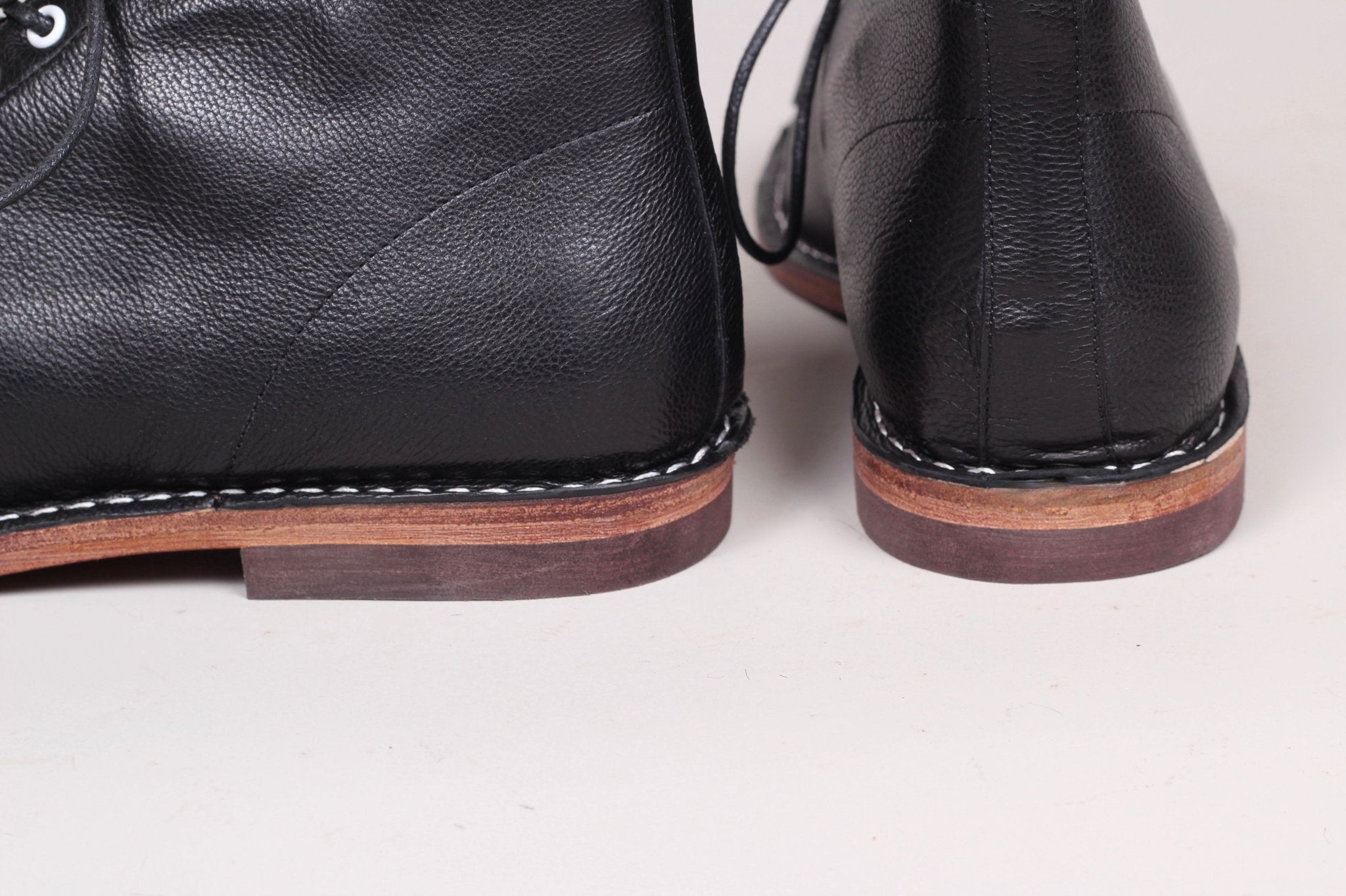 Men's 20s / 30s style athletic/sports leather shoe - Black - Peter