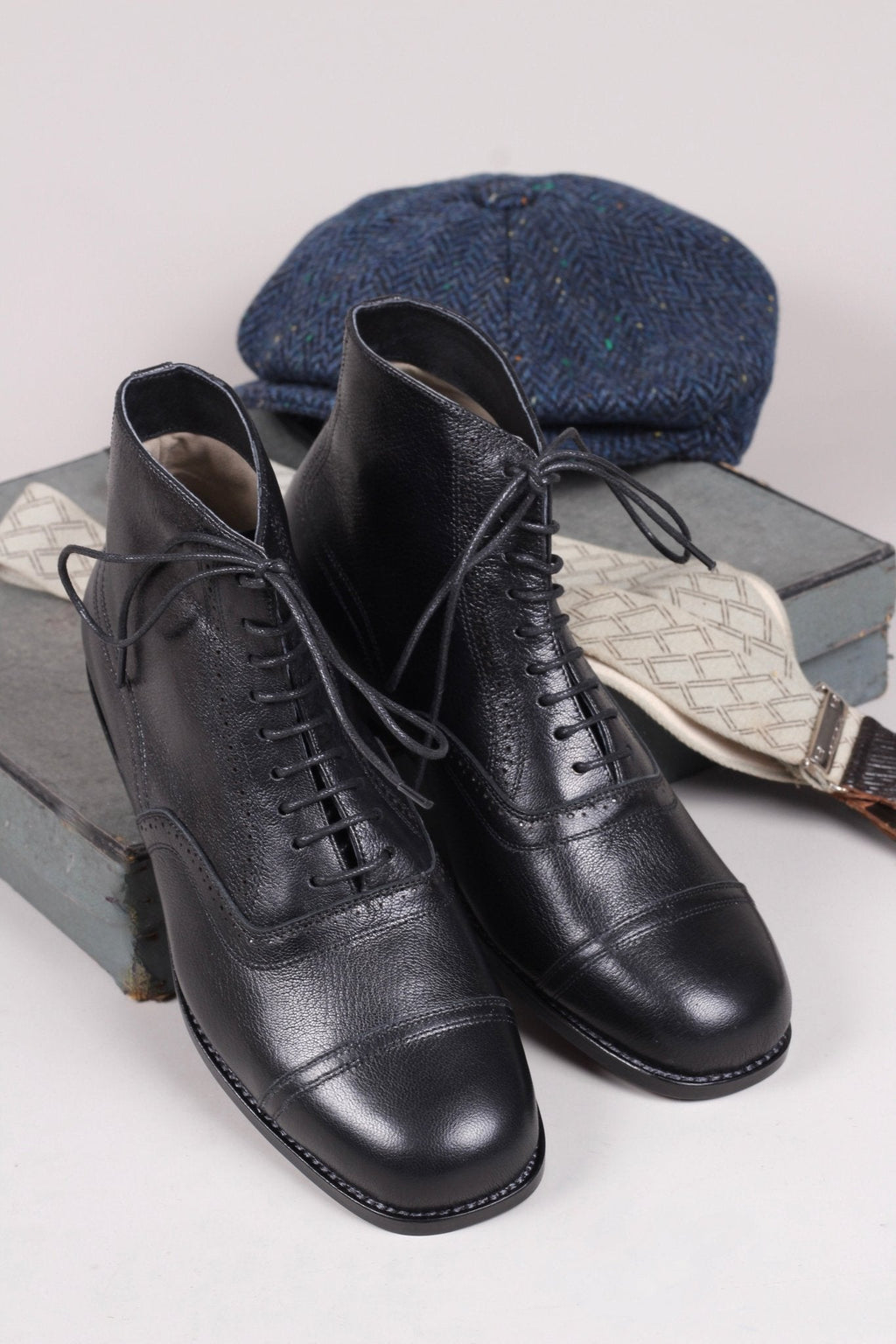 Men's late 20s / 30s style everyday leather ankle boot - Black - Tom