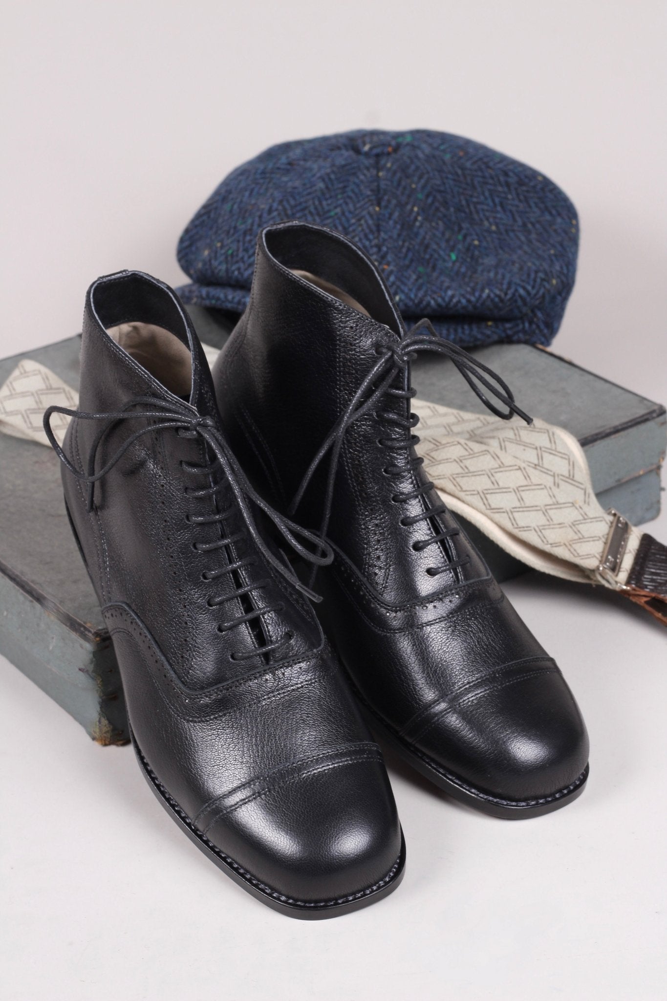 Men's late 20s / 30s style everyday leather ankle boot - Black - Tom