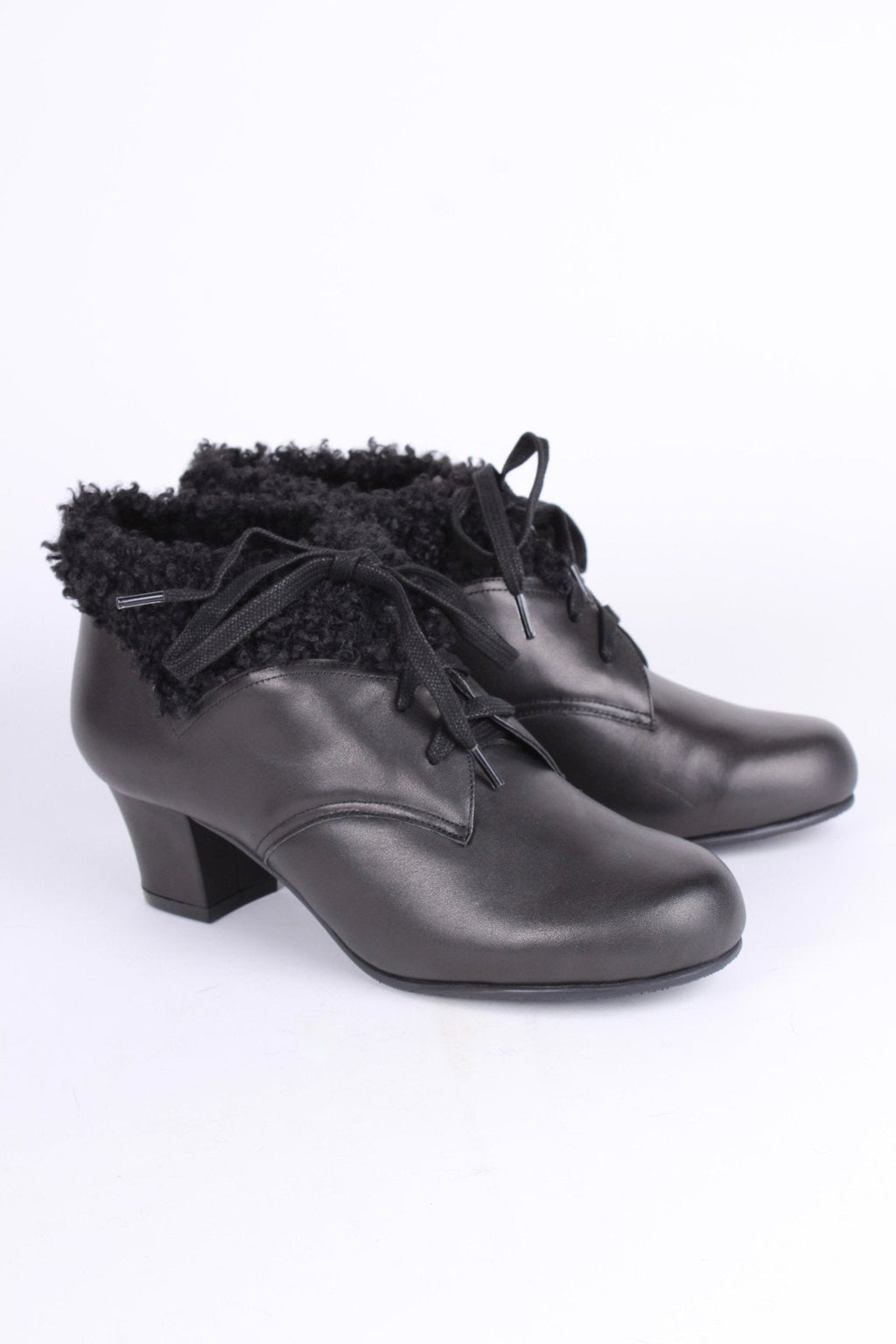 Soft 1940s /1950s booties with wool shearling - Black - Karin